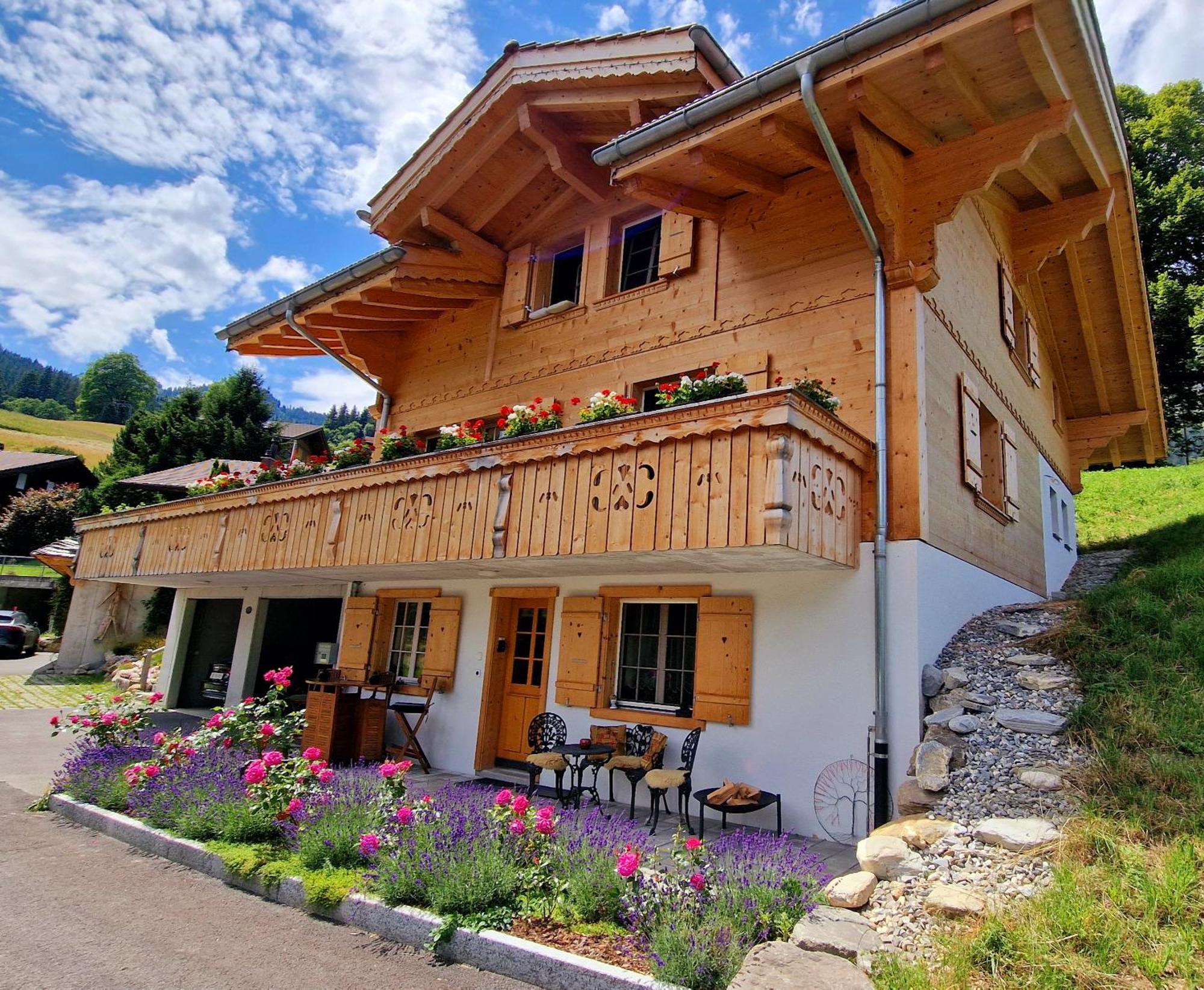 Large Deluxe Studio For 2 - Chalet Lovo Lenk Esterno foto